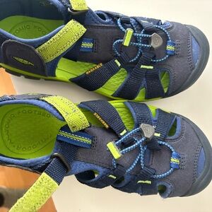 KEEN Kids' Blue and Green Sandals
BNNT